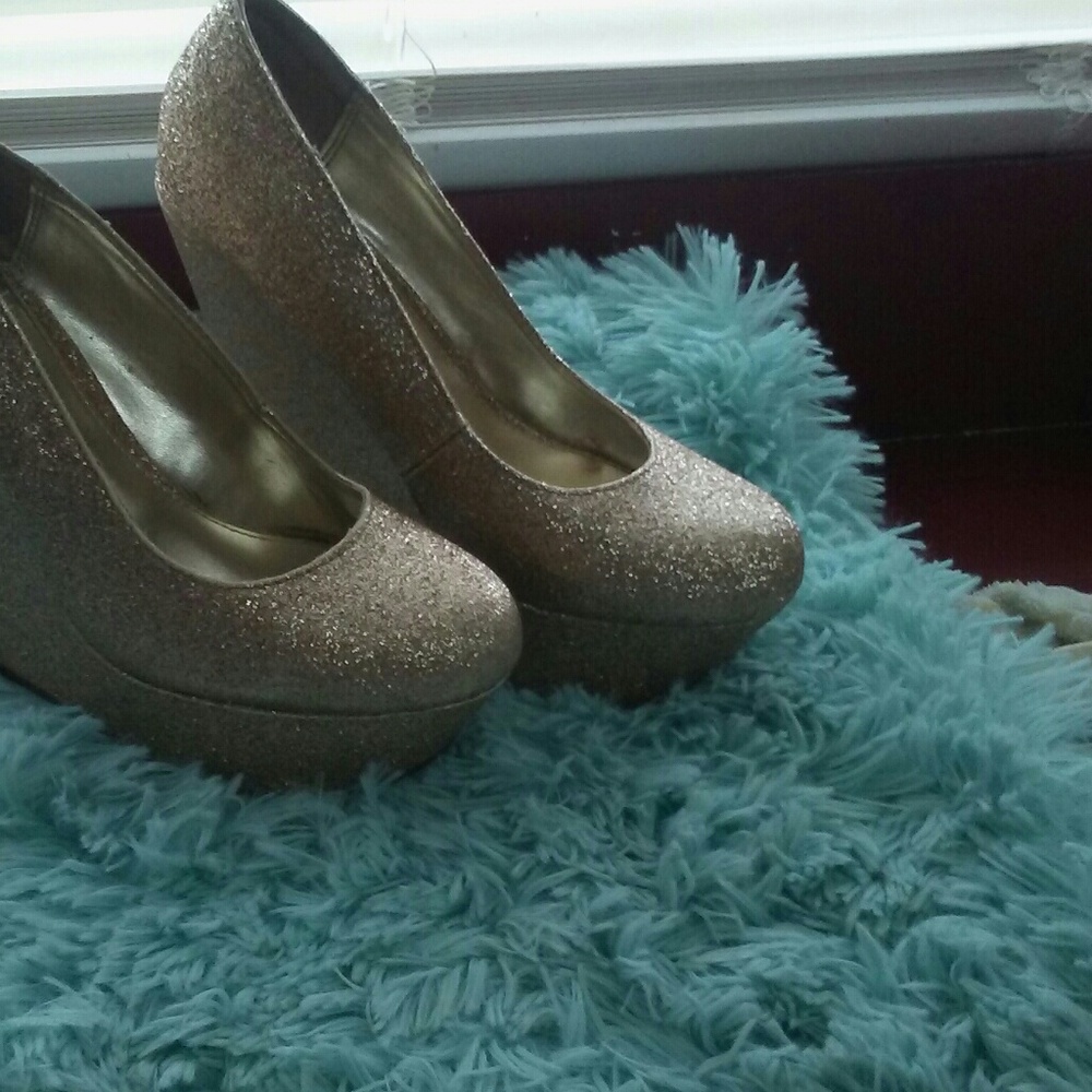 Shoes - Picture 2 of 2